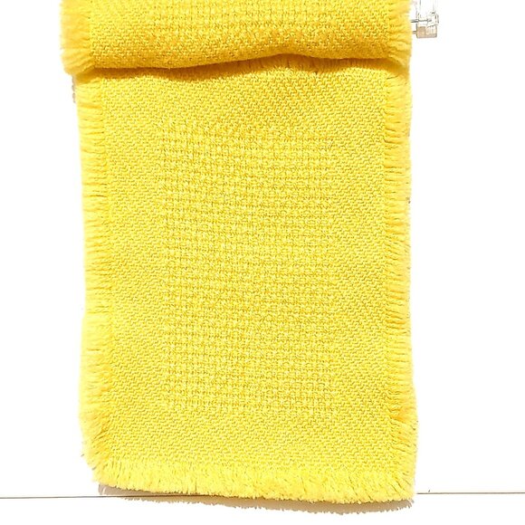 Vintage Table Placemats 4 Vibrant Yellow Acrylic Yarn Woven Fringed 16x13" Mats - Picture 4 of 8